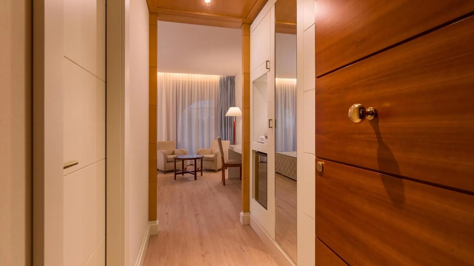 Smy Carlos V Wellness & Spa Alghero 5*,