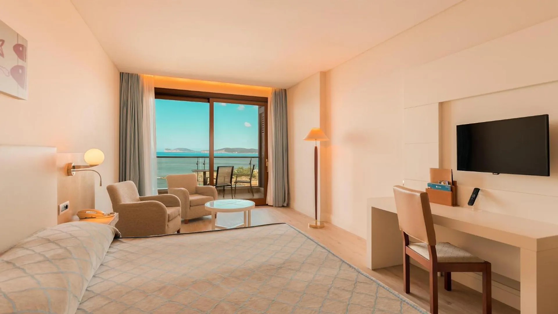 Smy Carlos V Wellness & Spa Alghero 5*,